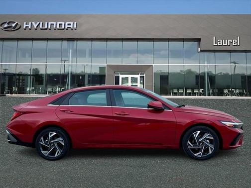 2025 Hyundai ELANTRA SEL
