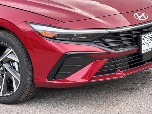 2025 Hyundai ELANTRA SEL
