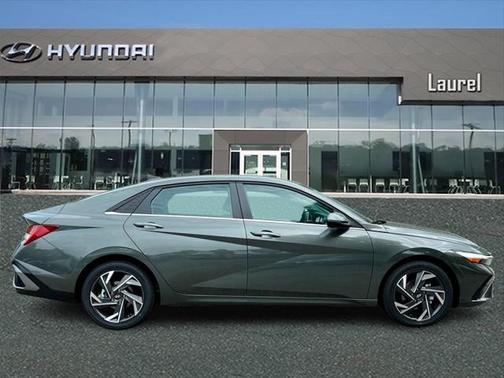 2025 Hyundai ELANTRA Limited