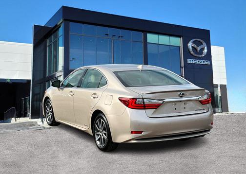2018 Lexus ES 300h Base