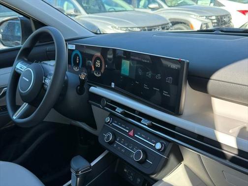 2025 Hyundai TUCSON SE