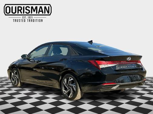 2025 Hyundai ELANTRA HEV SEL Sport