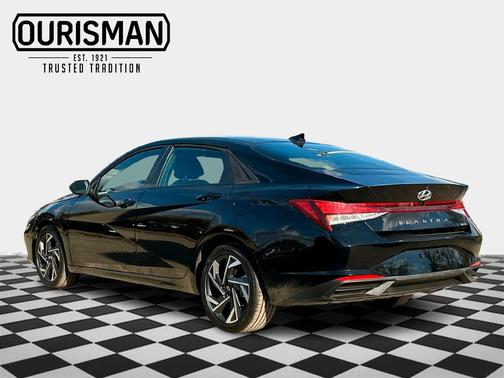 2025 Hyundai ELANTRA HEV SEL Sport