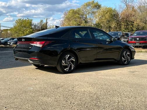 2025 Hyundai ELANTRA HEV SEL Sport