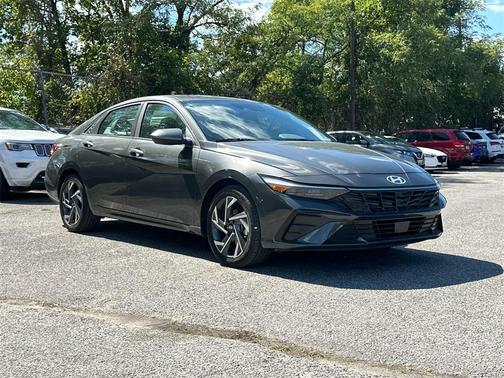 2025 Hyundai ELANTRA SEL
