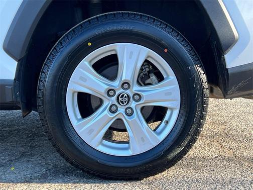 2020 Toyota RAV4 Hybrid LE