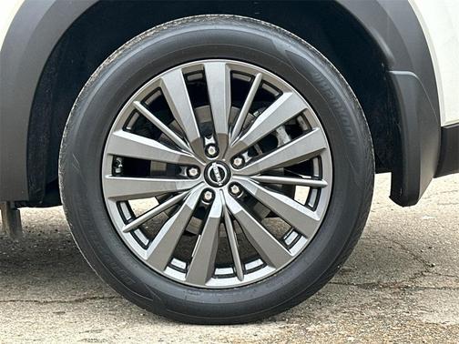 2022 Nissan Pathfinder SL 2WD