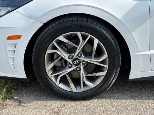 2022 Hyundai SONATA SEL