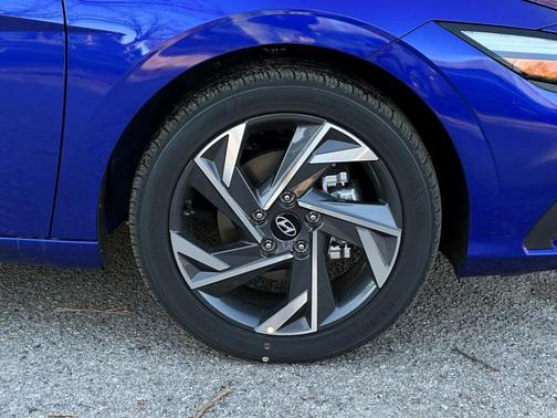 2025 Hyundai ELANTRA Sport