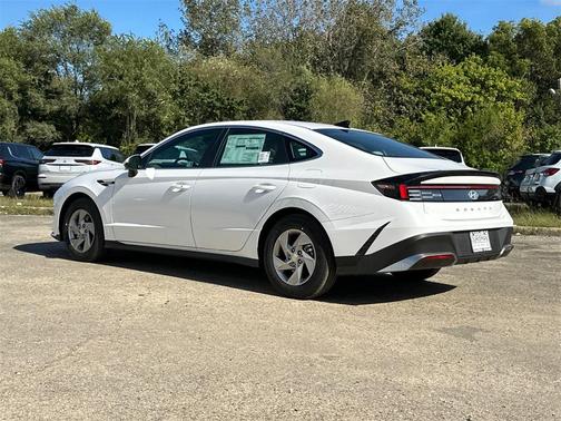 2025 Hyundai SONATA SE