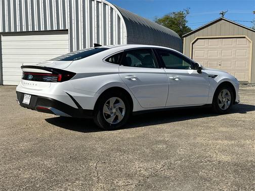 2025 Hyundai SONATA SE