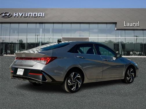 2025 Hyundai ELANTRA Limited