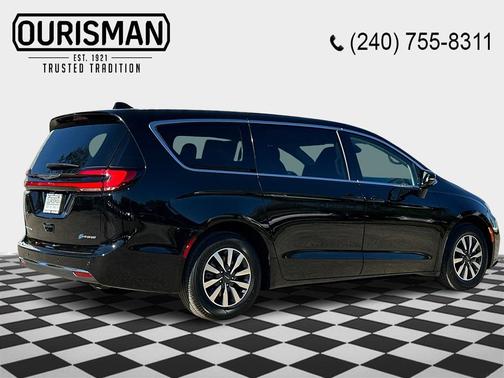 2024 Chrysler Pacifica Hybrid Select