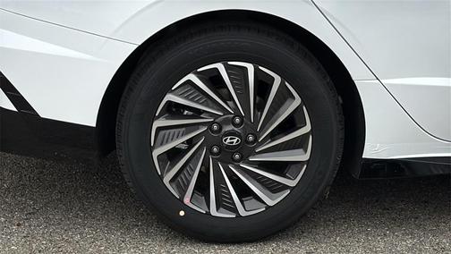 2026 Hyundai SONATA Hybrid SE