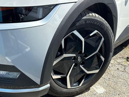 2023 Hyundai IONIQ 5 SE