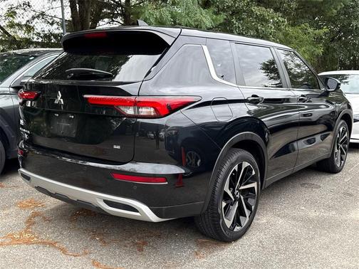 2022 Mitsubishi Outlander Black Edition 2WD