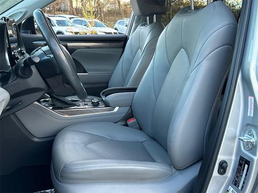 2022 Toyota Highlander Limited