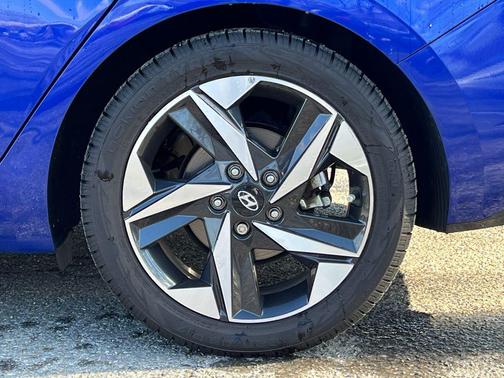 2021 Hyundai ELANTRA Limited