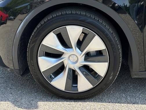 2022 Tesla Model Y Long Range Dual Motor All-Wheel Drive