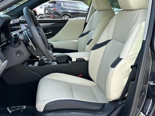 2022 Lexus ES 250 Base