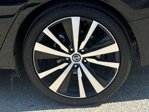 2022 Nissan Altima SR FWD
