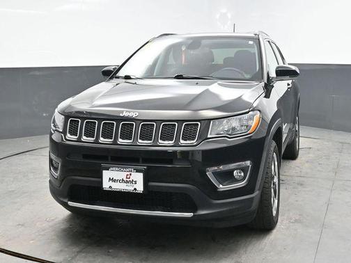 Diamond Black Crystal Pearlcoat 2018 Jeep Compass Limited