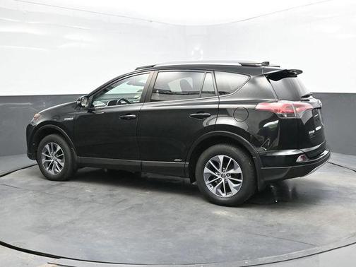 2018 Toyota RAV4 Hybrid XLE