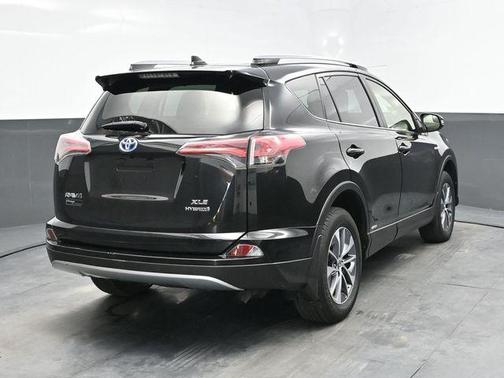 2018 Toyota RAV4 Hybrid XLE