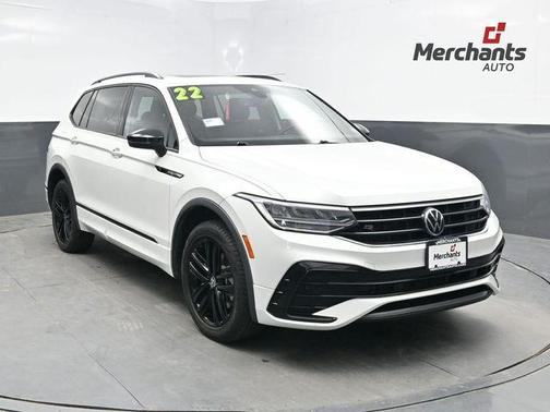 White Pearl 2022 Volkswagen Tiguan 2.0T SE R-Line Black 4MOTION