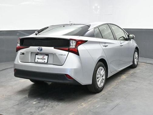 2022 Toyota Prius LE