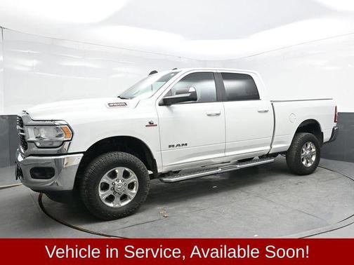 Bright White Clearcoat 2022 RAM 2500 Big Horn Crew Cab 4x4 6'4' Box
