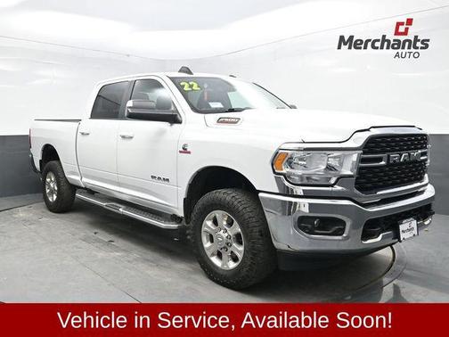 Bright White Clearcoat 2022 RAM 2500 Big Horn Crew Cab 4x4 6'4' Box