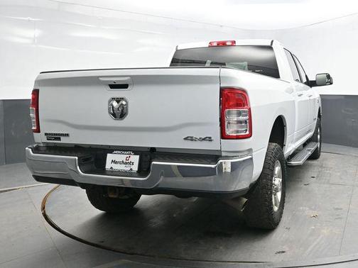 Bright White Clearcoat 2022 RAM 2500 Big Horn Crew Cab 4x4 6'4' Box