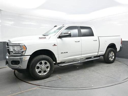 Bright White Clearcoat 2022 RAM 2500 Big Horn Crew Cab 4x4 6'4' Box