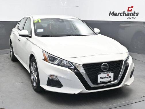 Glacier White 2021 Nissan Altima S FWD