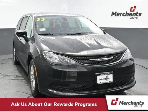 2022 Chrysler Voyager LX