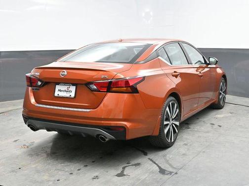 2021 Nissan Altima SR FWD