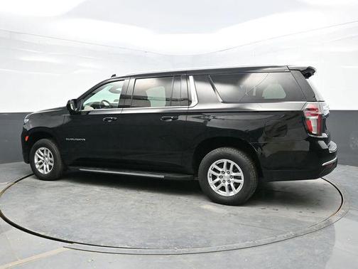 2022 Chevrolet Suburban LT