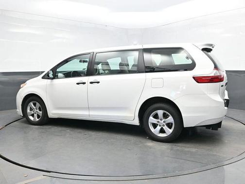 2017 Toyota Sienna SE