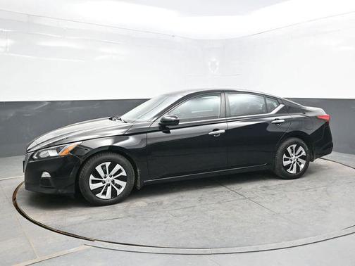 Super Black Clearcoat 2020 Nissan Altima S FWD