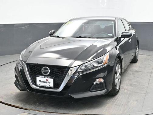 Super Black Clearcoat 2020 Nissan Altima S FWD