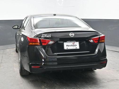 Super Black Clearcoat 2020 Nissan Altima S FWD