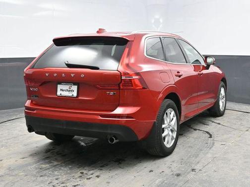 2018 Volvo XC60 T5 Momentum