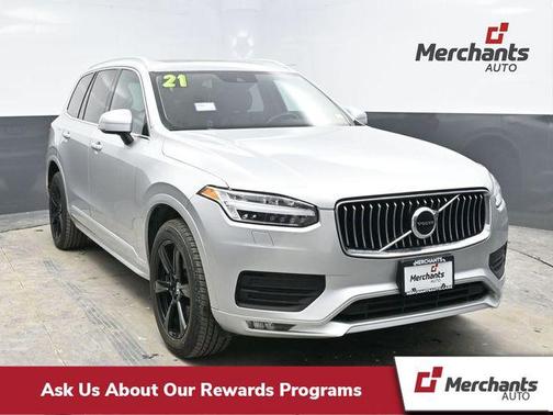 2021 Volvo XC90 T6 Momentum