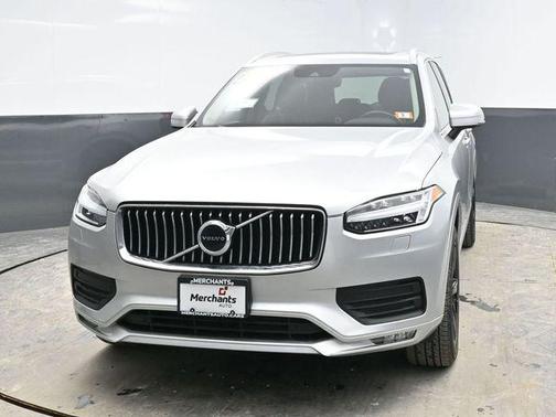2021 Volvo XC90 T6 Momentum
