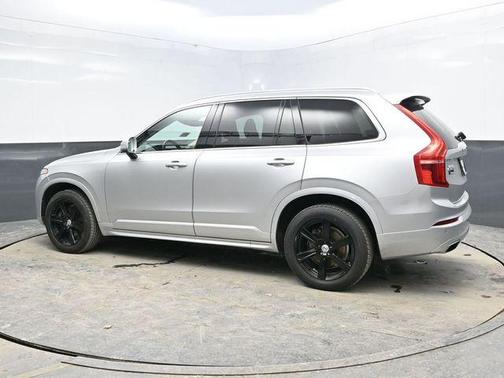2021 Volvo XC90 T6 Momentum