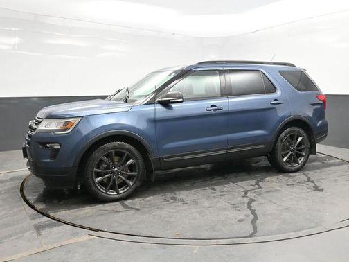 Blue Metallic 2018 Ford Explorer XLT