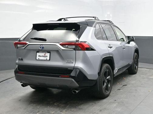 2021 Toyota RAV4 Hybrid SE