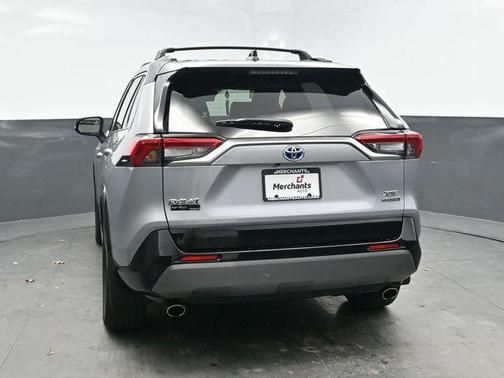 2021 Toyota RAV4 Hybrid SE