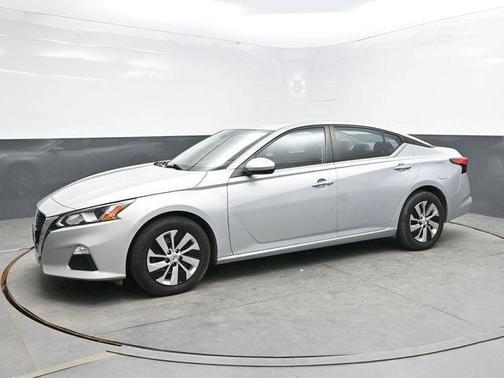 Brilliant Silver Metallic 2021 Nissan Altima S FWD